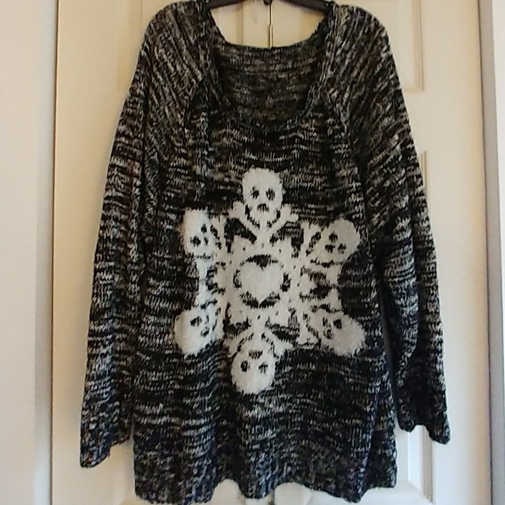 TORRID Skull Snowflake Sweater size 4